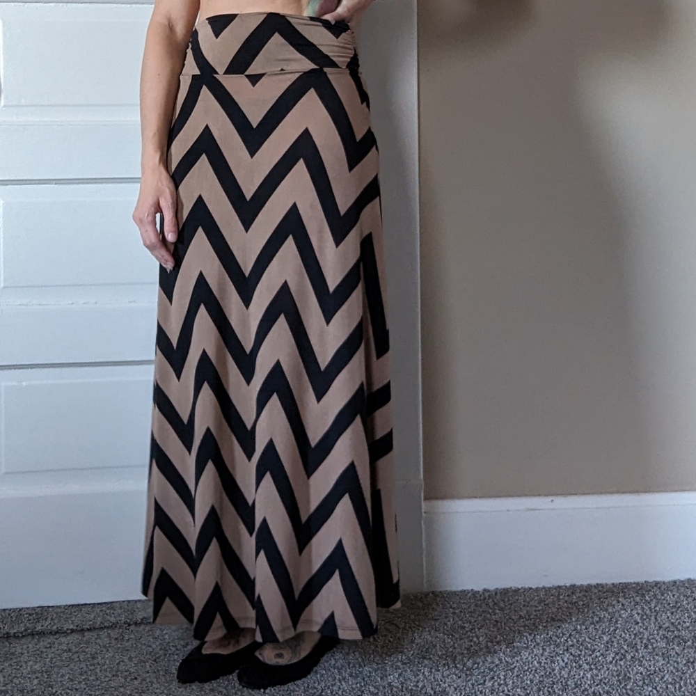Maxi skirt size small